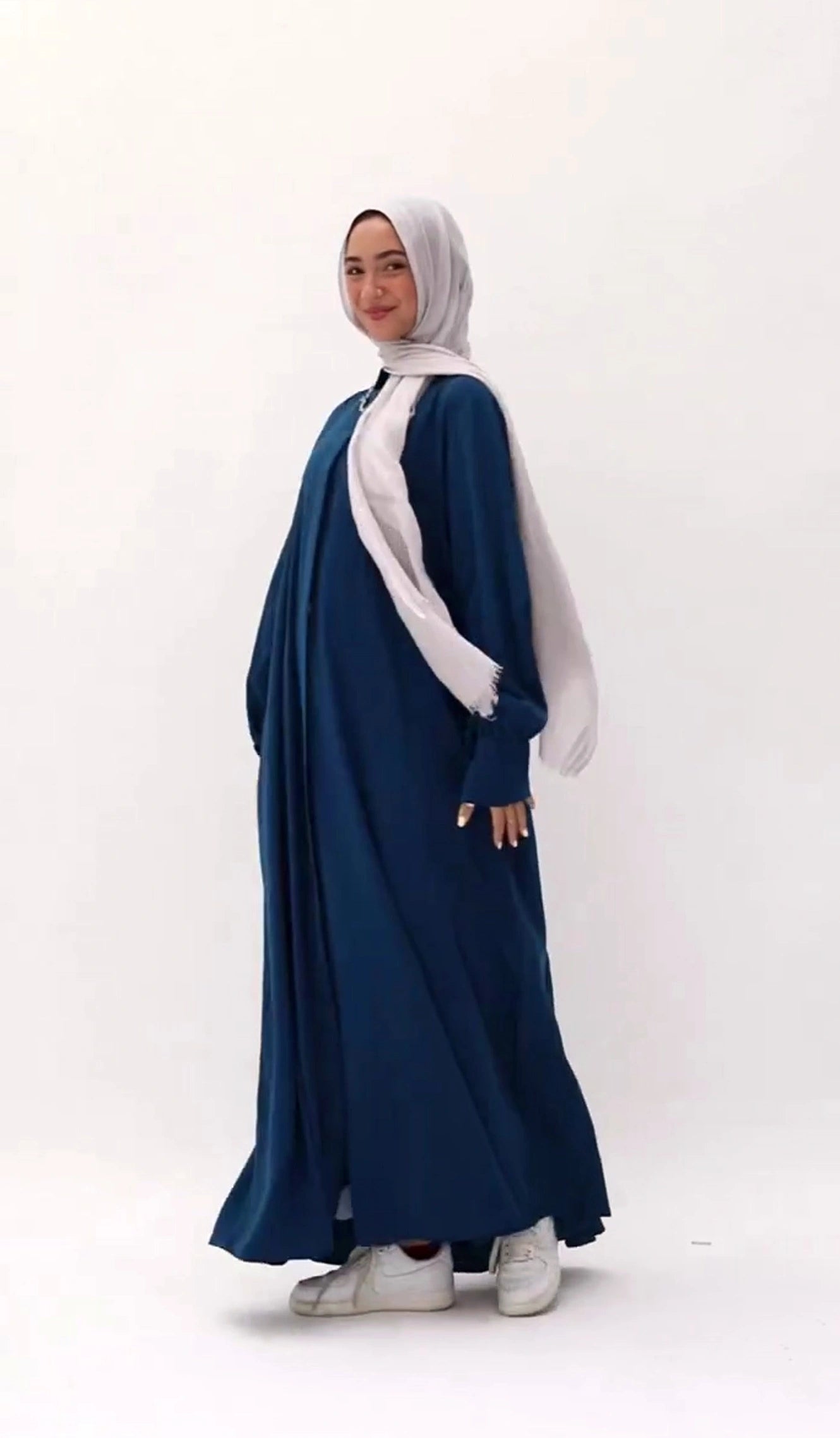cloak فستان من نانونا